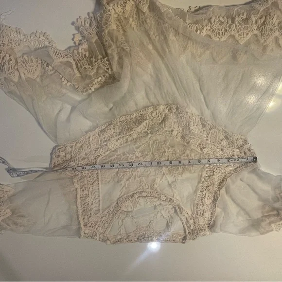 Rebellion Cream Lace Tunic Top - Picture 8 of 8